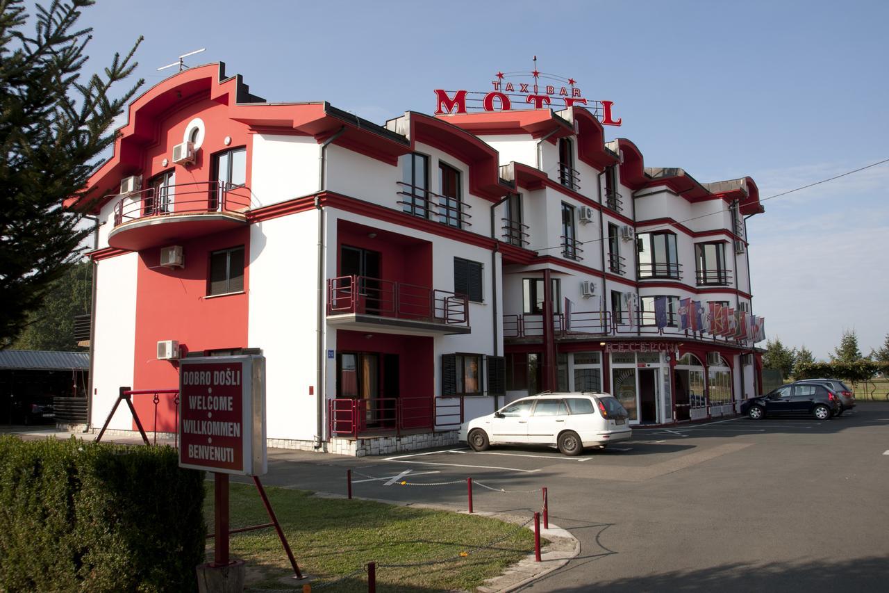 بوسانسكا غراديشكا Taxi Bar Motel المظهر الخارجي الصورة