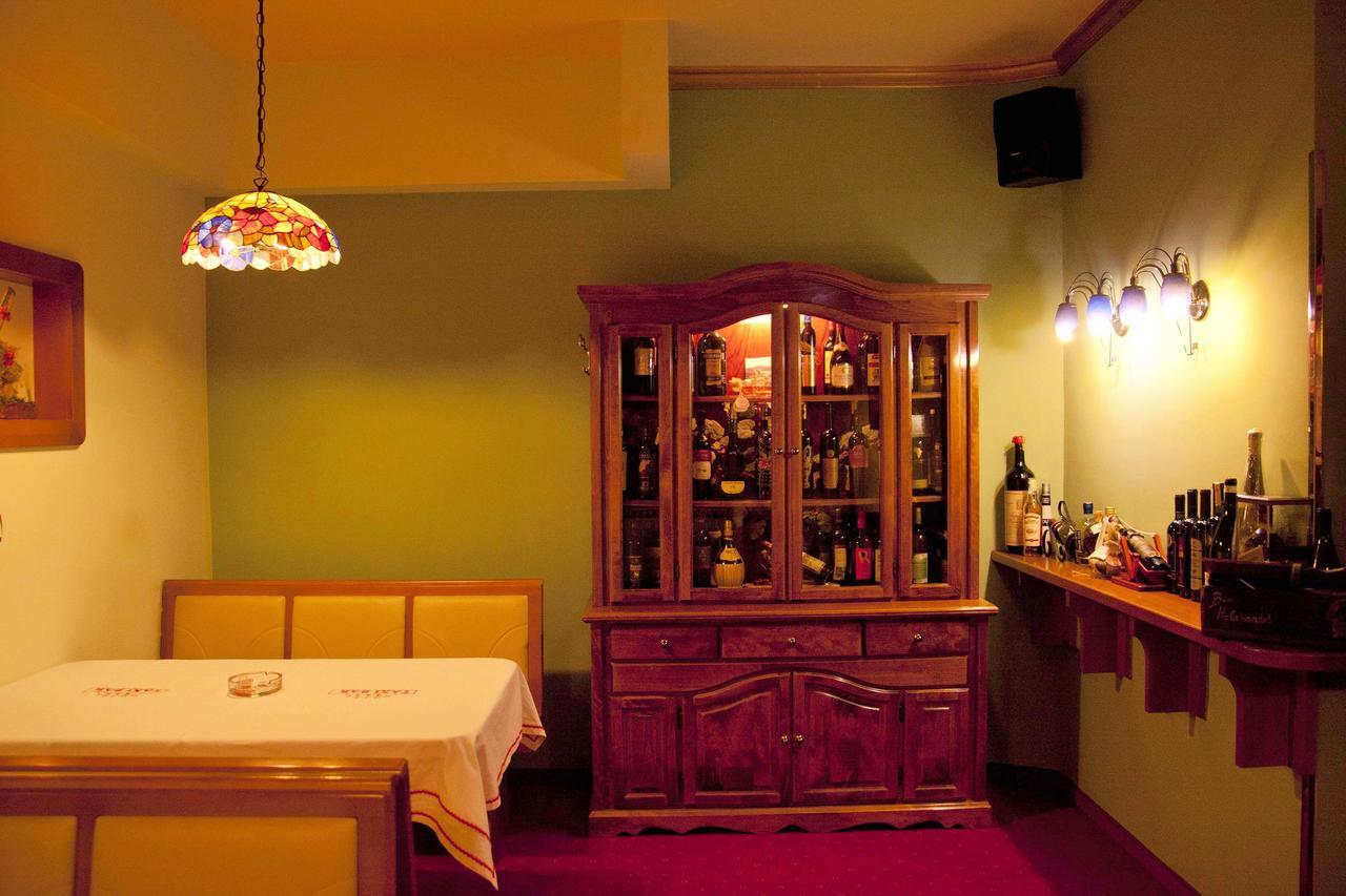 بوسانسكا غراديشكا Taxi Bar Motel المظهر الخارجي الصورة
