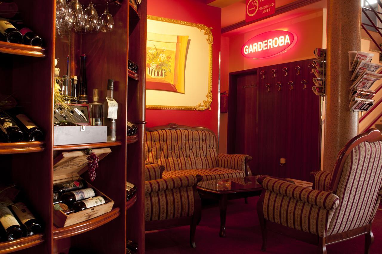 بوسانسكا غراديشكا Taxi Bar Motel المظهر الخارجي الصورة