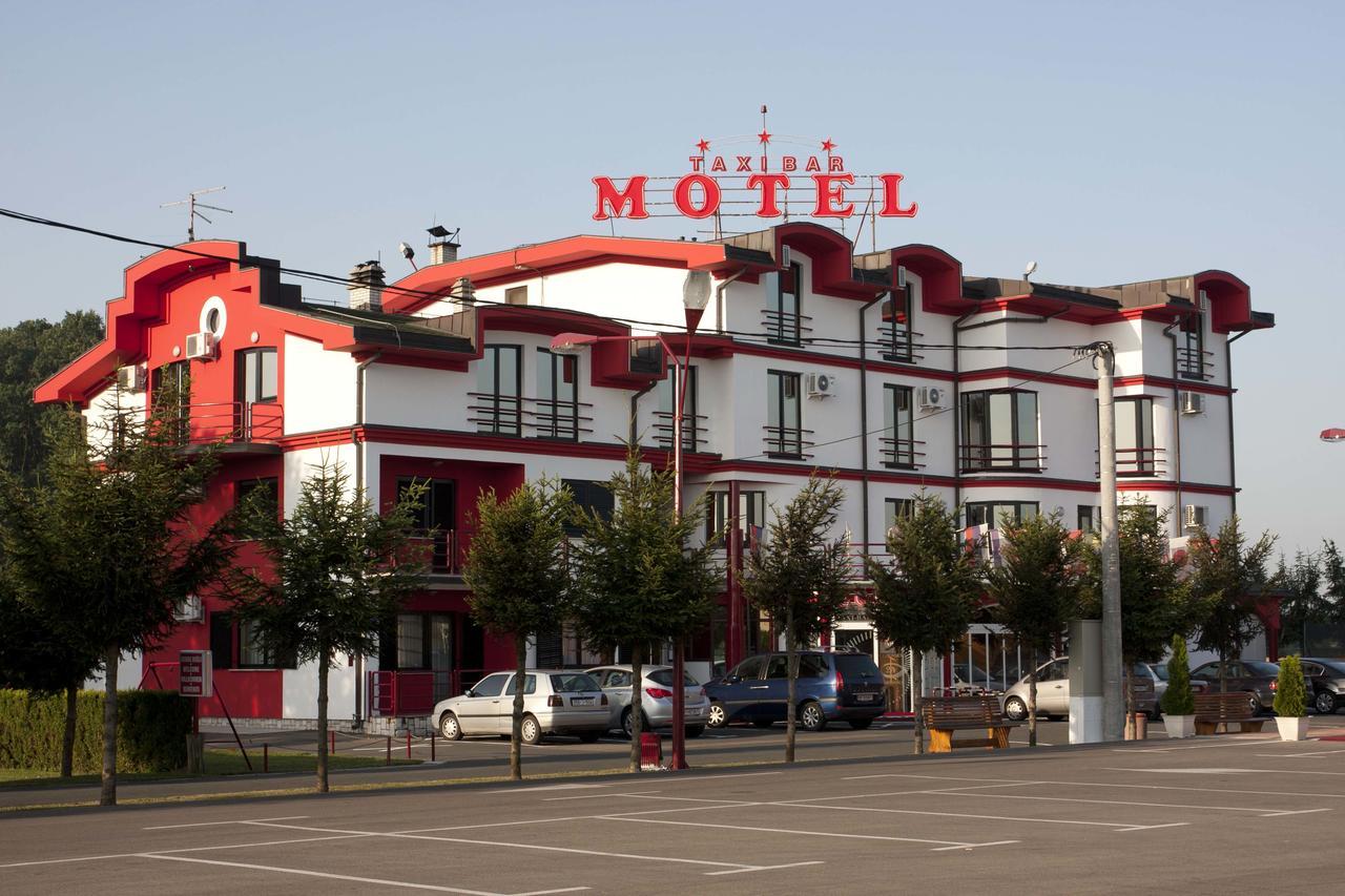 بوسانسكا غراديشكا Taxi Bar Motel المظهر الخارجي الصورة