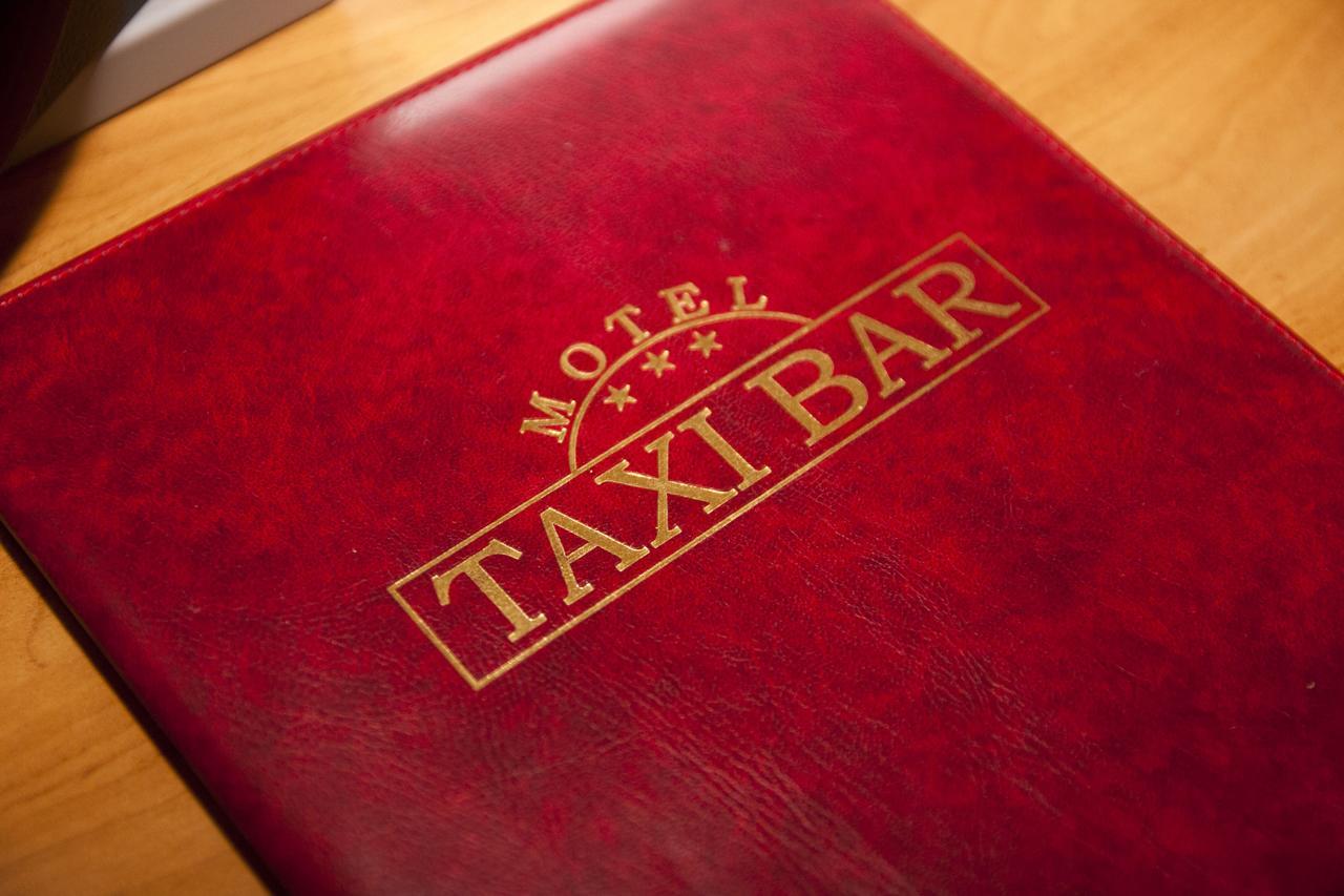 بوسانسكا غراديشكا Taxi Bar Motel المظهر الخارجي الصورة